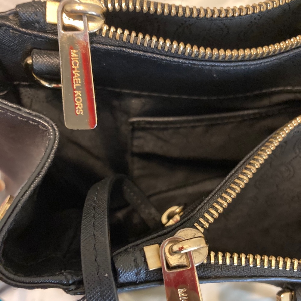 Michael Kors Sutton Handbag - Picture 7 of 8